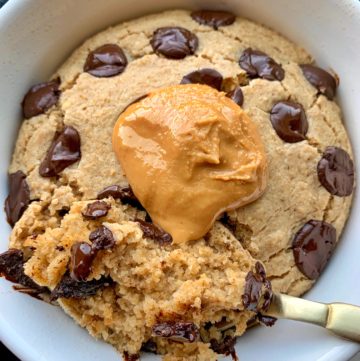 Cookie Dough Oat Cake with cashew butter