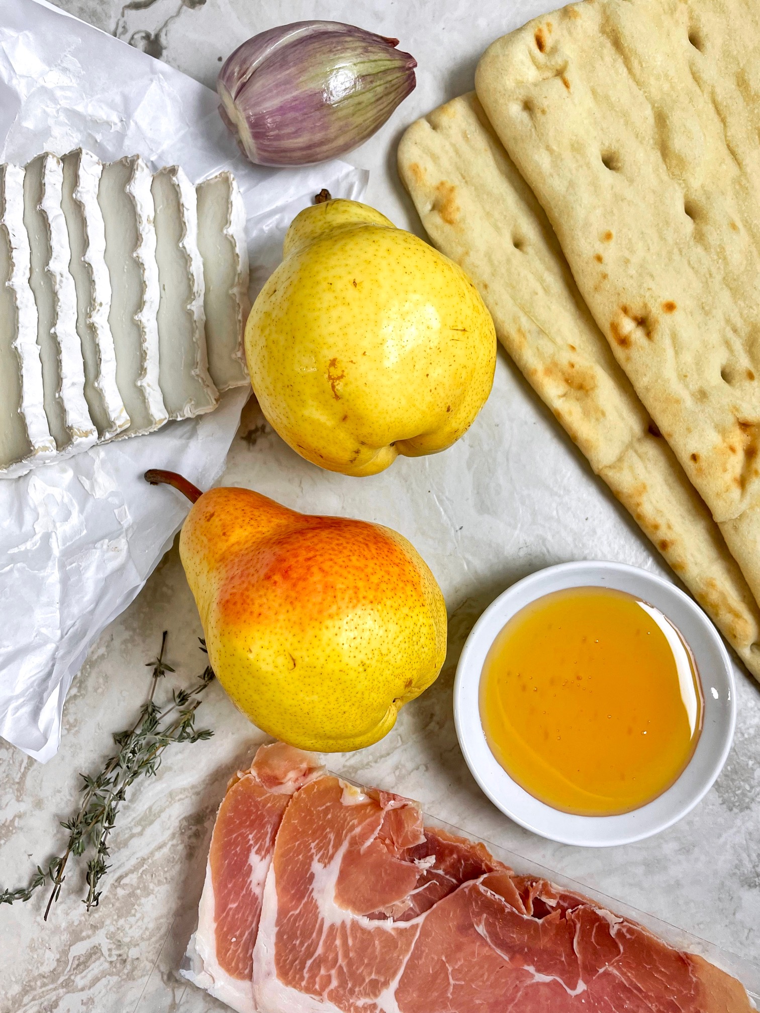 the ingredients for the flatbread