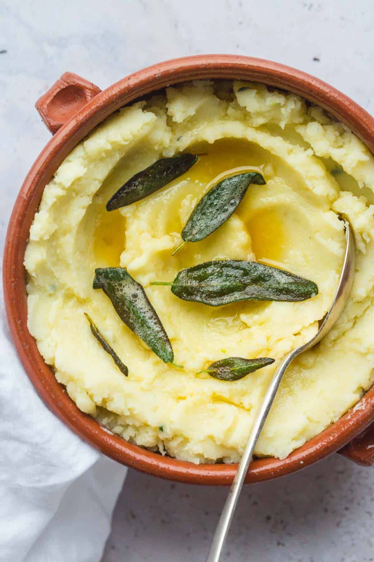 a bowl of vegan mashed potatoes.