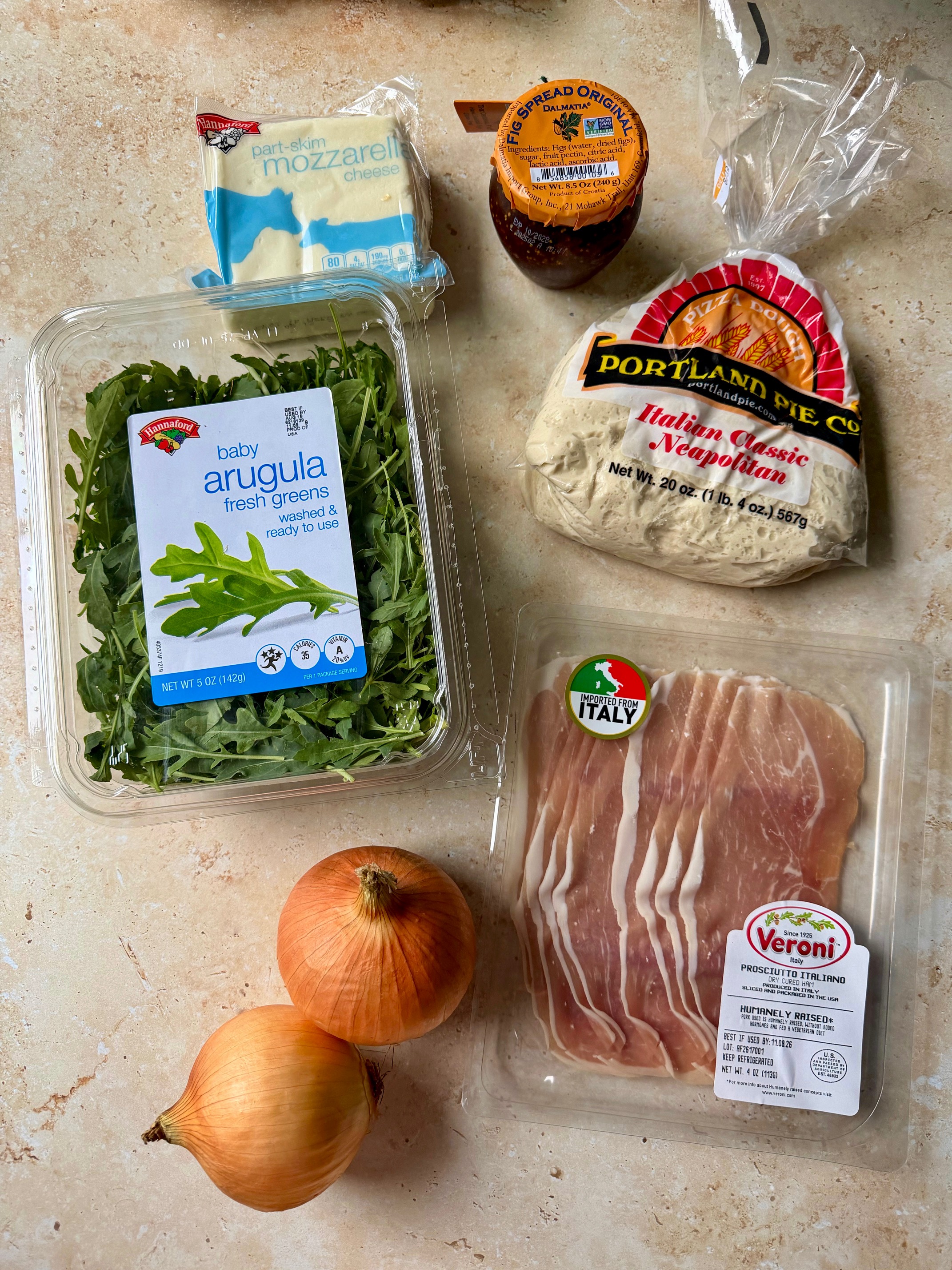 The ingredients needed to make this pizza
